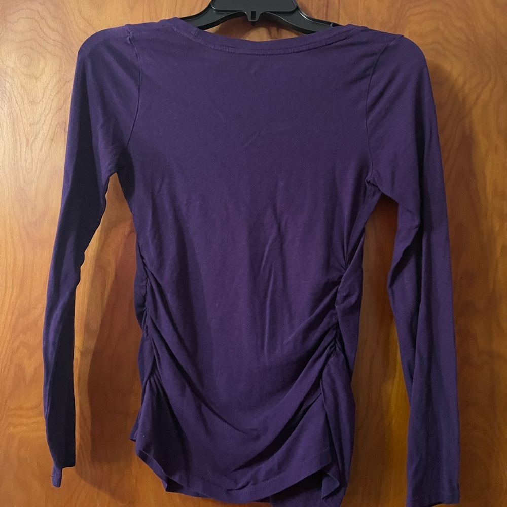 Liz Lange maternity purple shirt - Picture 2 of 3